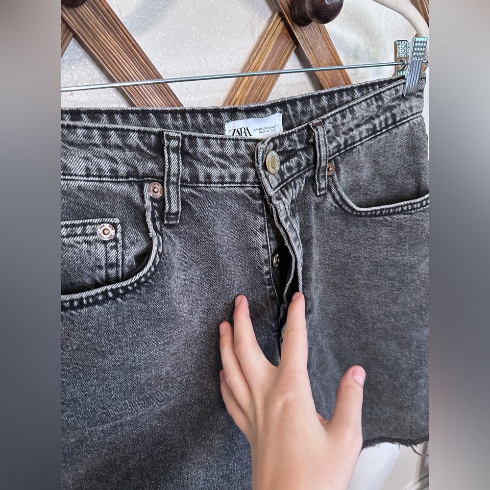 Zara Denim Shorts - Picture 3 of 7